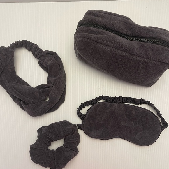 Barefoot Dreams Grey CozyTerry Resort Scrunchie Eye Mask Headband Bag Set - Picture 1 of 6